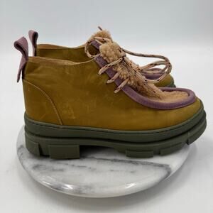 Dulis Wallabee, Beige & Olive lace up sherpa leather boots